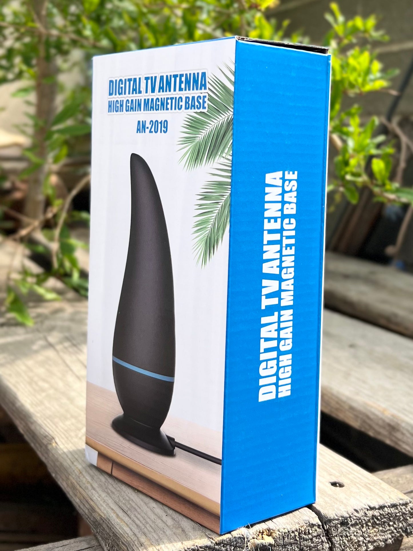Indoor Digital TV Antenna – Long & Low Range Signal Reception | Magnetic Base.