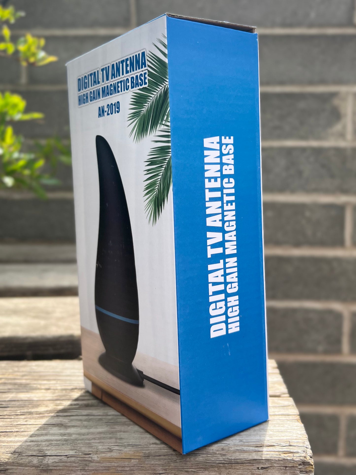 Indoor Digital TV Antenna – Long & Low Range Signal Reception | Magnetic Base.